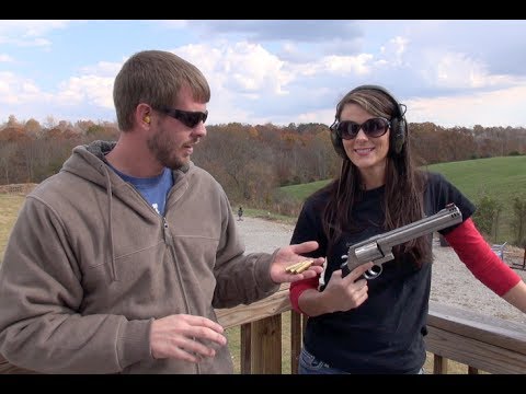 magnum - Kirsti Shooting the largest production handgun The S&W 500 magnum PLEASE LIKE / FAVORITE/ SUBSCRIBE! THANKS FOR WATCHING!!!
