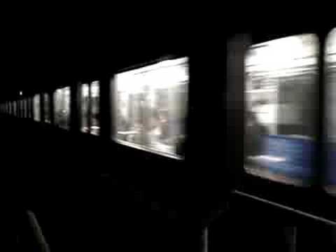 京葉線　舞浜駅到着