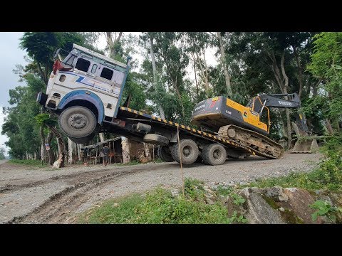 Amazing Video ! Volvo Excavator Unloading From Truck By Experience Driver - Dozer Video