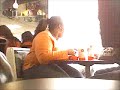Gruba dziewczyna w McDonalds