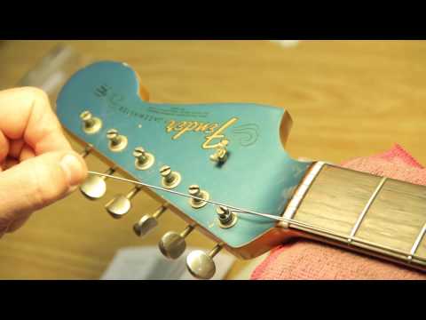 How to Install a Buzz Stop on a Fender Jazzmaster-Jaguar Bridge / Vintage & RareTv