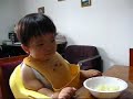 Mít đi chơi về muộn mệt quá, đang ăn thì ngủ gật, mẹ bảo ngủ tít mít, nghe thấy mít mít giật mình mở to mắt, xong lại khò khò. haha