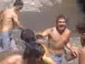Molestando de nuevo en el rio