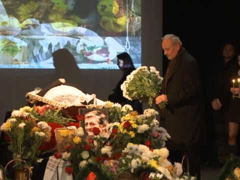 Президент Николае Тимофти принял участие в траурной церемонии похорон театрального режиссера Титуса Жукова