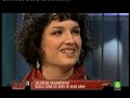 alicia decibelios entrevistada por buenafuente, por poco se le hace confetis los oidos, me reta a gritar en directo.jajjaa :)