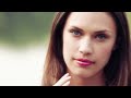 Learn more at www.profoto.com A safe, reliable and flexible battery/inverter to power Profoto D1, ComPact monolights or Acute2 generators on location. This video features several outdoor shoots, including one at dusk. The Profoto BatPac, four D1's, and the Acute2 1200R are shown in use, along with the photos they help capture.