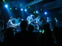 ce ne stavamo a guardarla dal lato del palcoscenico, questo dinosauro della musica che gi� a 17 anni ascoltavamo, pensandola cos� ruvida e lontana...