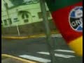 queimando  bandera dos macaco