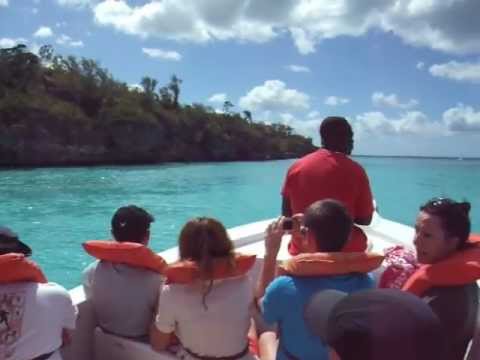 Saona - Excursión contratada al mayorista pullmantur en el hotel Iberostar hacienda dominicus. Traslado en bus desde el hotel hasta el puerto de salida en Bayahibe, ...