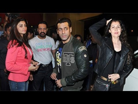 Salman Khan's DOUBLE DATE with Daisy Shah & Sangeeta Bijlani