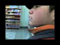 alex comprando papitas