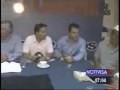 jorge ramos con cientos de verde ecologistas
