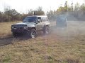 Toyota vs Nissan 4x4 tiro alla fune Toyota vs Nissan 4x4 tiro alla fune
