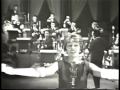 Anita-O-Day-Sings-an