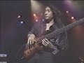 chyno de exema tokando el bajo