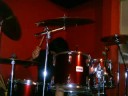 Eri tocando