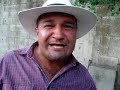 en el patio de una casa se disponen jose luis cordobes 