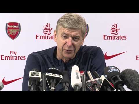 Wenger - Arsene Wenger has challenged Sir Alex Ferguson's version of 'Pizzagate' in his book.