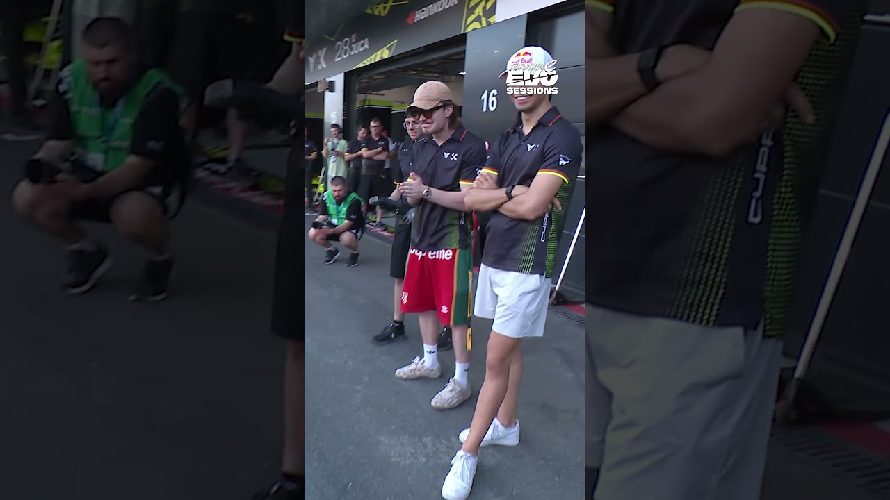 Wholesome vibes on track 🥰💙 #EVOSessions #FormulaE #Motorsport #Racing
