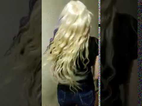 Коррекция наращивания волос блонд с цветными прядями