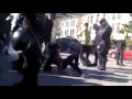 La cuarta jornada de movilizaciones estudiantiles para protestar por las detenciones de jóvenes con motivo de las manifestaciones convocadas contra los recortes en educación. Que está pasando..? Quienes son estos cuerpos de Policía tan represores y violentos, supuestamente están para proteger y defender a los ciudadanos? Tal vez estos chicos estudiantes y menores Valencianos.. Son extremadamente violentos? Tal vez tengamos los ciudadanos ir pensando en defendernos de la violencia gratuita y represora de los cuerpos de represión del estado..? Tal vez en los próximos meses tengamos que luchar por sobrevivir a esta dictadura impuesta de los mercados. Otra cosa que veo es que la opinión de una gran mayoría de ciudadanos informados es contraria a los designios de mercados la banca y políticos que nos representan ya nadie se traga sus cuentos, sabemos que las democracias no son tales, que los intereses de los políticos son traicionar a sus ciudadanos constantemente a favor de intereses privados, perdemos mas derechos y libertades cada día, el capitalismo global es una pesadilla que muchos están empezando a sufrir en sus propias carnes. La deuda de España y otros países es para hacer frente al pago de miles de millones de Euros que se les dio a la banca privada.. y ahora nos recortan día tras día a los ciudadanos, NOS ESTAN ROBANDO con el beneplácito de unos políticos acomodados con el poder económico. DESPERTAR!!