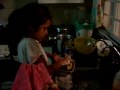 MENINA ENSINA COMO ECONOMIZAR AGUA