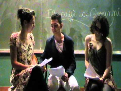 agrocampus - Les étudiants d'AGROCAMPUS OUEST de licence 2 font des sketches en anglais :couple d'amoureux.