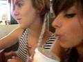 Mcdo entre Emo girls ^ptdrr 8D) jlol Mcdo entre Emo girls ^ptdrr 8D) jlol