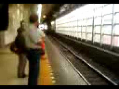 区間急行到着 (200809150944.3gp) - Mon Sep 15 02:35:50 2008
