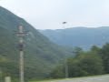 Dopo esser andato in bagno (in territorio sloveno), mostro brevemente la dogana prima di partire per Caporetto/Kobarid. Un minifilmato ripreso (con la macchina fotografica digitale) domenica 8 luglio 2007, facente parte di una serie di video della gita il cui resoconto si può leggere su http://ferrimarco.blogspot.com