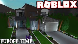 Building My First Mansion Roblox Welcome To Bloxburg