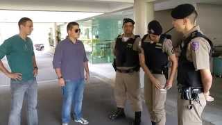 VÍDEO: Policiais estão aprendendo inglês para abordar turistas durante a Copa das Confederações