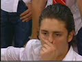 roberta les muestra el video