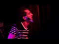 version acoustique enregistr�e lors du concert chez jean paul gaultier � l'occasion du lancement de l'ouvrage 