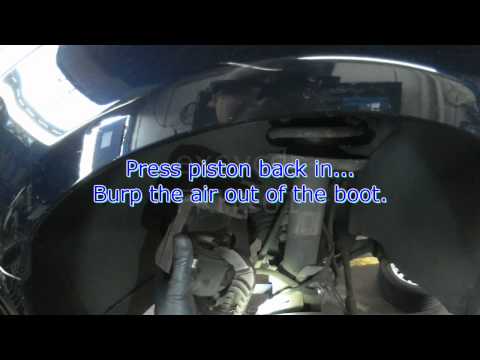 Audi 8P: A3 2.0T FSI Front brake pads & rotor removal
