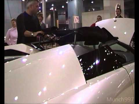 How you put the roof on an LP640 roadster….