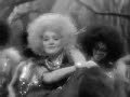 excellent titre electro pop ! avec des illustrations de marlene dietrich, cary grant, fred astaire, charlie chaplin, carmen miranda, josephine baker, rudolph valentino !