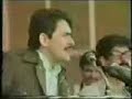 روز 22 خرداد 1359، درشرايطي كه خميني خفقان و سركوب را به‌اوج بي سابقه‌يي رسانده بود، ميتينگ 200 هزارنفري مجاهدين در استاديوم امجديه تهران برگزار گرديد. از همان اولين روزهاي بعد از پيروزي قيام 57، تهاجمات وحشيانه چماقداران و پاسداران رژيم به‌آزاديهاي مردم آغاز شده بود. خميني به‌راستي مي‌خواست براي تحكيم پايه‌هاي حكومت ولايت ‌فقيه خود در كوتاهترين زمان، اختناق مطلق را حاكم كند و هر مخالفي را از پيش پاي خود بردارد. براي هر كس كه درآن روزهاي پرتلاطم شاهد خيانت آشكار خميني به‌آرمانهاي انقلاب بود، اولين سؤال اين بود كه انقلاب ايران به‌كجا مي‌رود ودر اين شرايط، چه بايد كرد؟روز 22خرداد59 آقاي مسعود رجوي در سخنراني تاريخي خود در ميتينگ امجديه كه به‌رغم همه محدوديتهاي ايجاد شده توسط ارتجاع و تهاجمات گله‌هاي مزدوران حزب‌اللهي، 200هزار نفر در آن شركت كرده بودند، در زير باران گلوله و گاز اشك‌آور اين سؤال بسيار اساسي را در برابر همه مردم ايران و به‌خصوص اقشار آگاه و نيروهاي ترقيخواه و انقلابي قرار داد: چه بايد كرد؟«چه بايد كرد؟» افشاگري تكان‌دهنده و تعرض سياسي ـ اجتماعي مجاهدين عليه استبداد و انحصارطلبي، عليه جنايتها و يكه‌تازيهاي ارتجاعي خميني و پاسداران و چماقدارانش بود كه با تهاجمات پي‌درپي خود و با كشتار و سركوب مجاهدين، مي‌خواستند آزادي و پرچمداران ‌‌آن‌را‌به‌مسلخ ببرند و ديكتاتوري زير پرده دين را حاكم كنند.اين سخنراني در شرايطي كه يورش چماقداران ارتجاع يك لحظه قطع نمي‌شد، ايراد شد و يك‌بار ديگر فضاي سياسي ايران را به‌لرزه در‌آورد.