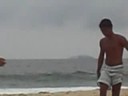 zoação na praia do leme