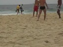 zoação na praia do leme