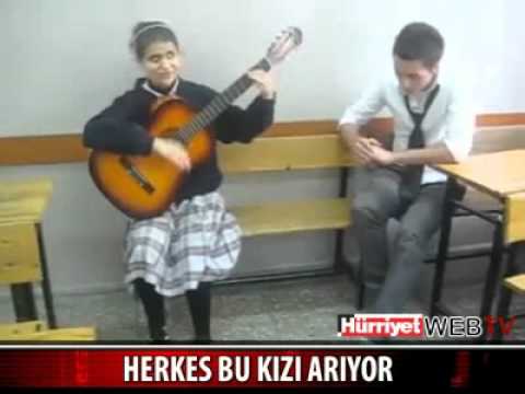 calip - Sınıfta Gitar çalıp şarkı söyleyen görme engelli kız müthiş ses mutlaka dinle http://www.hknkr.com.