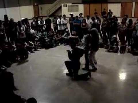 FemBots Vs Body Poets, Battle @ Grassroots