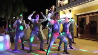 A dança de casamento mais animada que você vai ver hoje