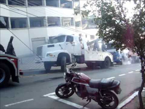 Carreta causa tumulto em Barra Mansa