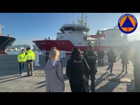 L'arrivo in Toscana della nave Life Support e la prima accoglienza dei migranti