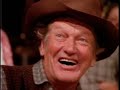 10 minutes de l'�pisode le roi est mort.
jonathan garvey devien une star de la lutte depuis qu il a battu le champion en titre milo stavroupolis