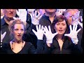 28 avril 2007
 nos mains de jjg interpr�t� par les 500 choristes