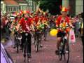 Aankomst van de Nationale Jeugdronde op de Oude Markt
