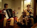 music→『しじみ蝶の踊り』「納涼奏音祭」おかげ様ﾌﾞﾗｻﾞｰｽﾞのSax奏者でｲｰﾘｱﾝ･ﾊﾟｲﾌﾟ(ｱｲﾘｯｼｭ･ﾊﾞｸﾞﾊﾟｲﾌﾟ)やﾃｨﾝ･ｳｨｯｽﾙ, Saxなどの管楽器を担当する金子鉄心。ﾌﾚｲﾚﾌｼﾞｬﾝﾎﾞﾘｰ･玩具利音でもｱｺｰﾃﾞｨｵﾝを担当し、様々なｼﾞｬﾝﾙのﾐｭｰｼﾞｼｬﾝのﾚｺｰﾃﾞｨﾝｸﾞやﾗｲﾌﾞのｻﾎﾟｰﾄをつ とめる藤沢祥衣。以上２人からなる鞴家による南船場にある「晴山亭」での納涼奏音祭。