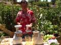 Omega VERT VRT330 Juicer Juicing Demonstration vs Hurom Slow Juicer